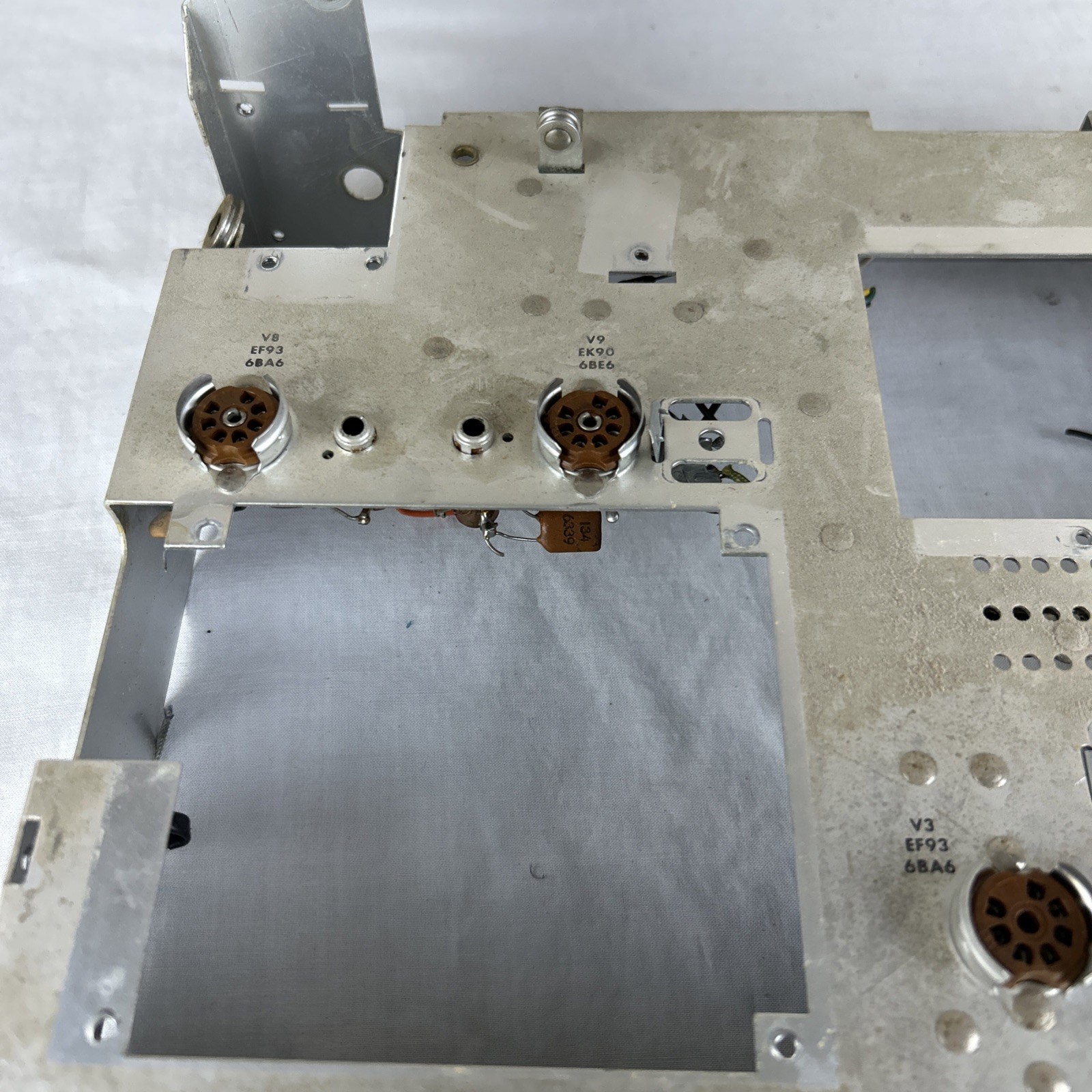Fisher R-200 Chassis