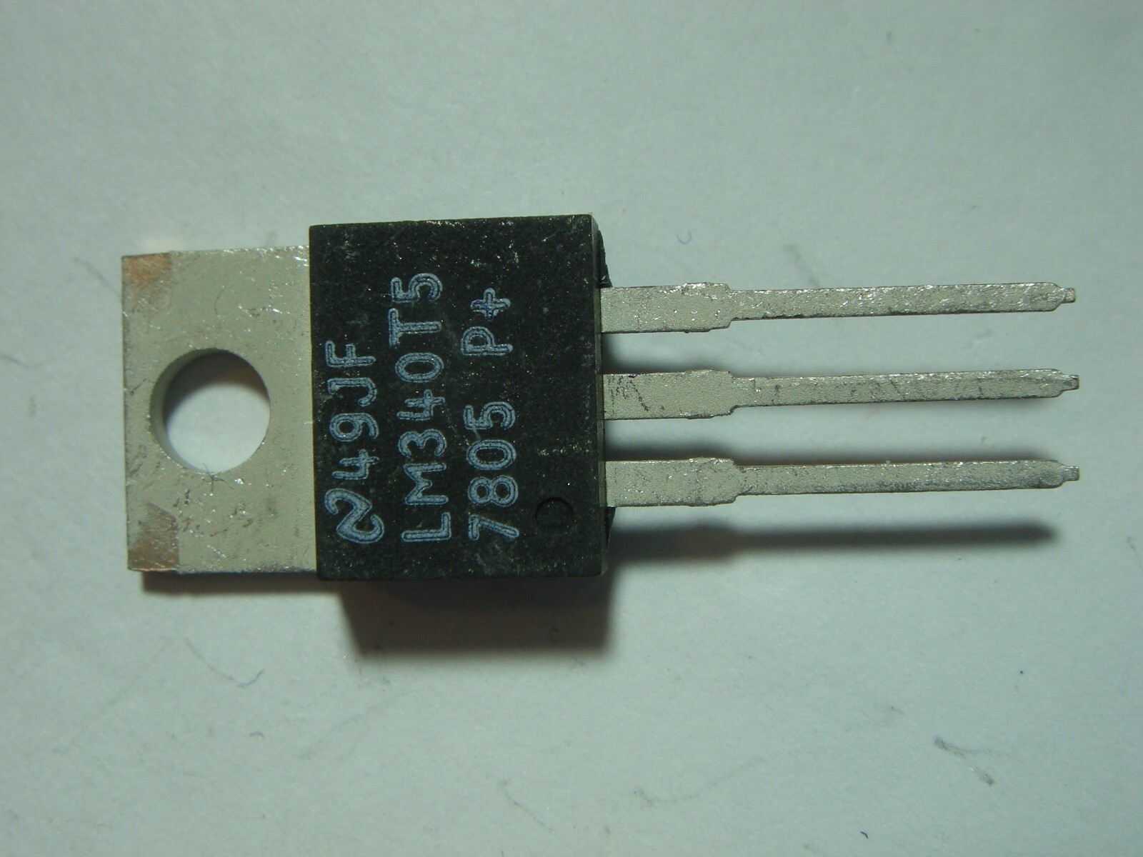 LM340T5 Voltage Regulator +5V TO220 #21-11F2