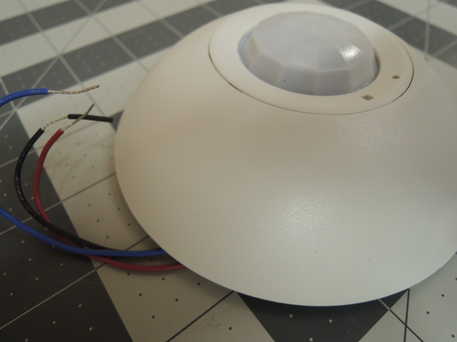 LEVITON ODC05-M0W MULTI-TECH CEILING MOUNT OCCUPANCY SENSOR, 500-SQFT, 24-VDC