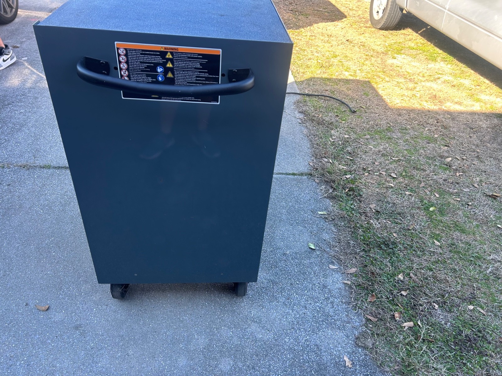 snap on tool box 55” has a small dent on the side It has a workbench power drawe