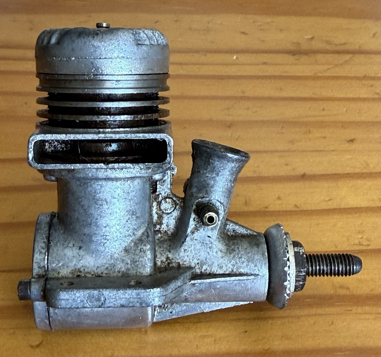 FOX 15 C/L ENGINE PISTON MOVES AS IS GS18