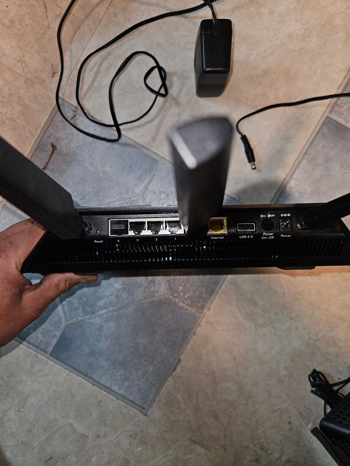 Netgear Nighthawk AC1900 WiFi VDSL/ADSL Modem Router (R7000)