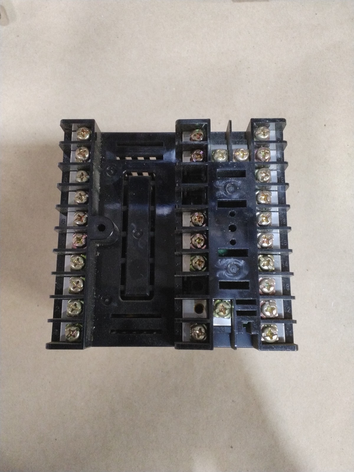 Omron E5AK Temperature Controller Model E5AK-AA2-500