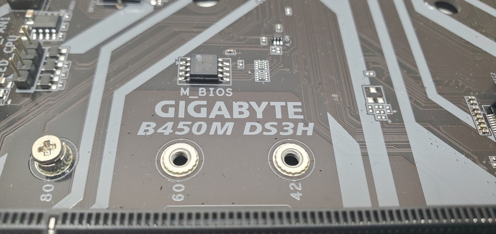 Gigabyte B450M DS3H w/AMD Ryzen 3 1200 CPU & Vapor-X Radeon HD 5770 1GB DDR5 GPU