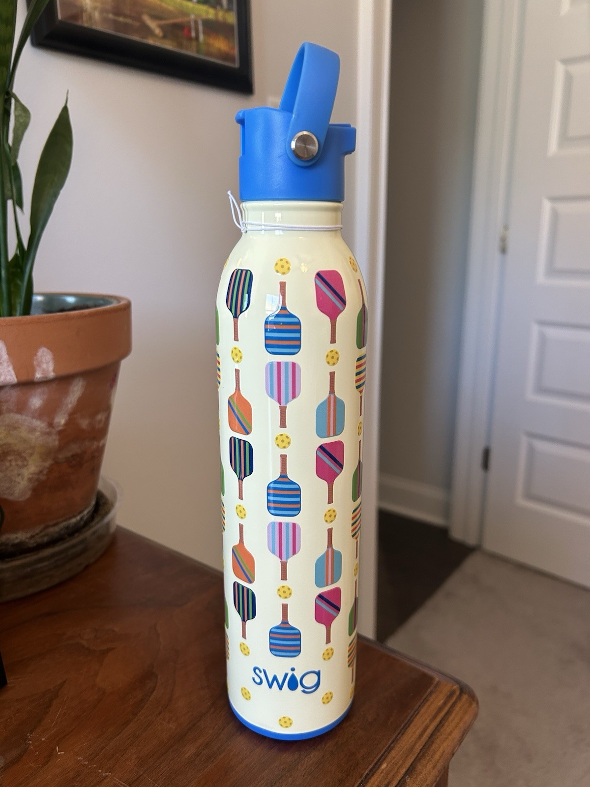 NEW Swig Life Pickleball Water Bottle 26 oz Insulated Stainless Steel Flip Lid