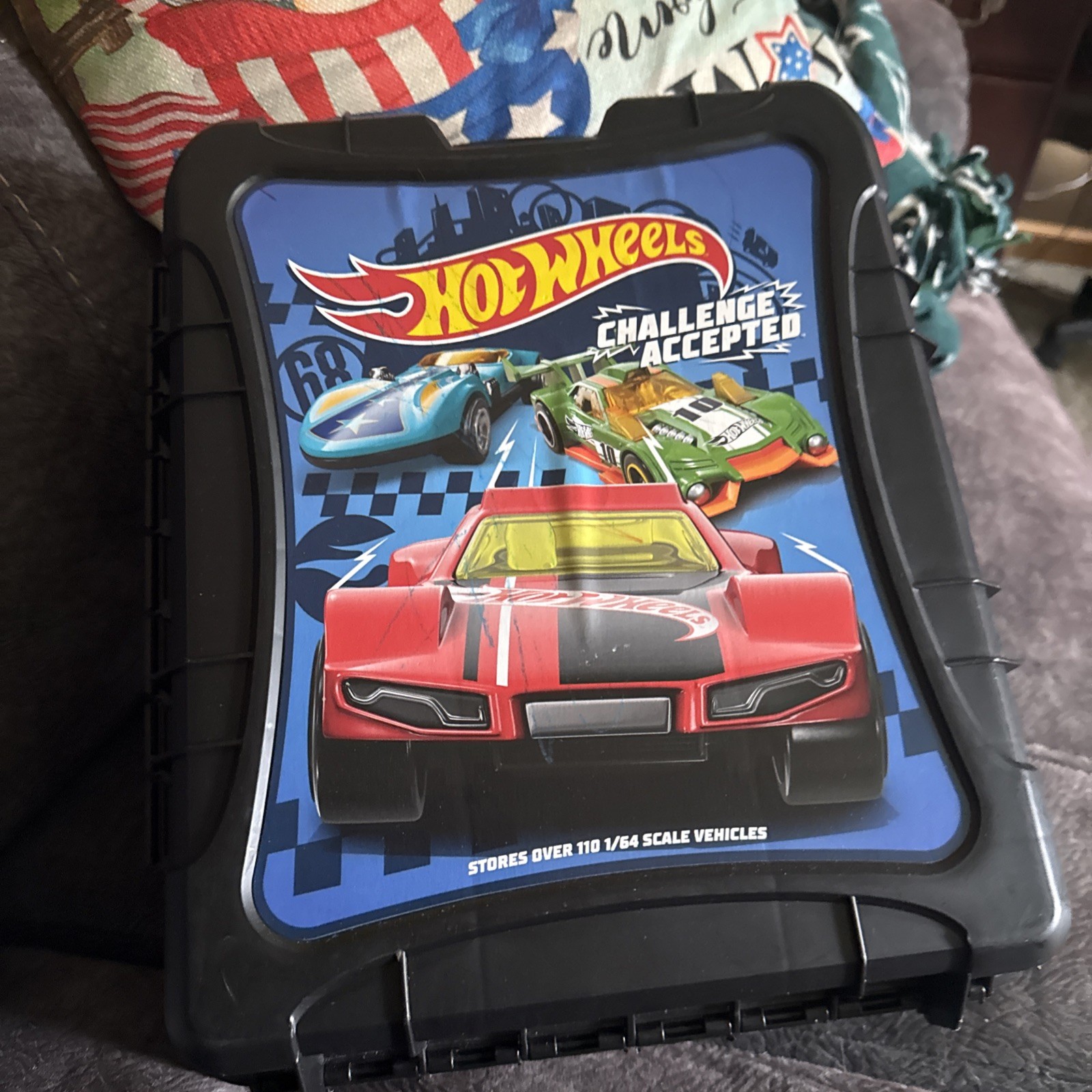 Hot Wheels Rolling 110 Car Carry Case With Telescopic Handle