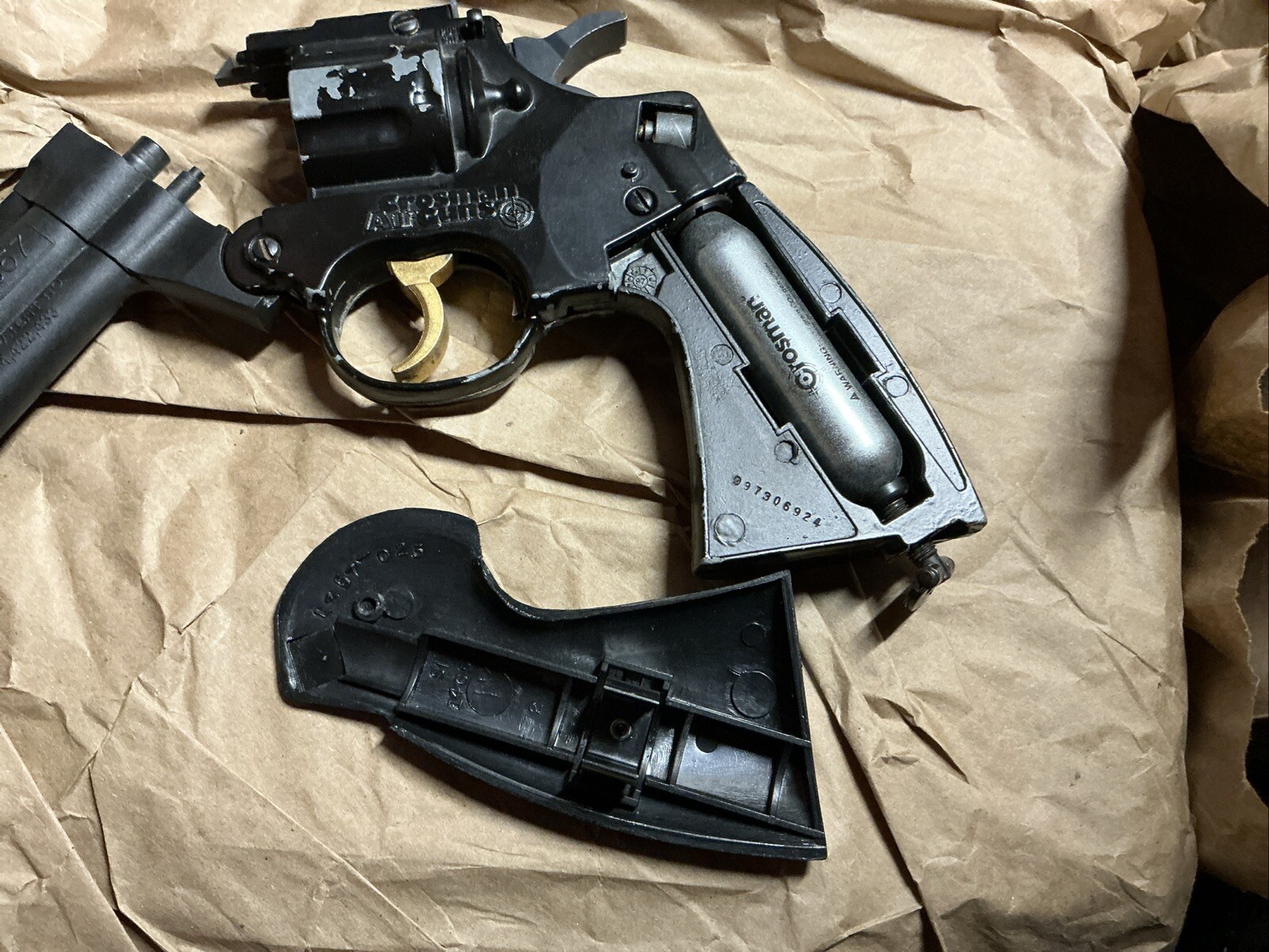 Crossman 357 pellet gun pistol Needs A Spring Adjust, Does Fire Functional