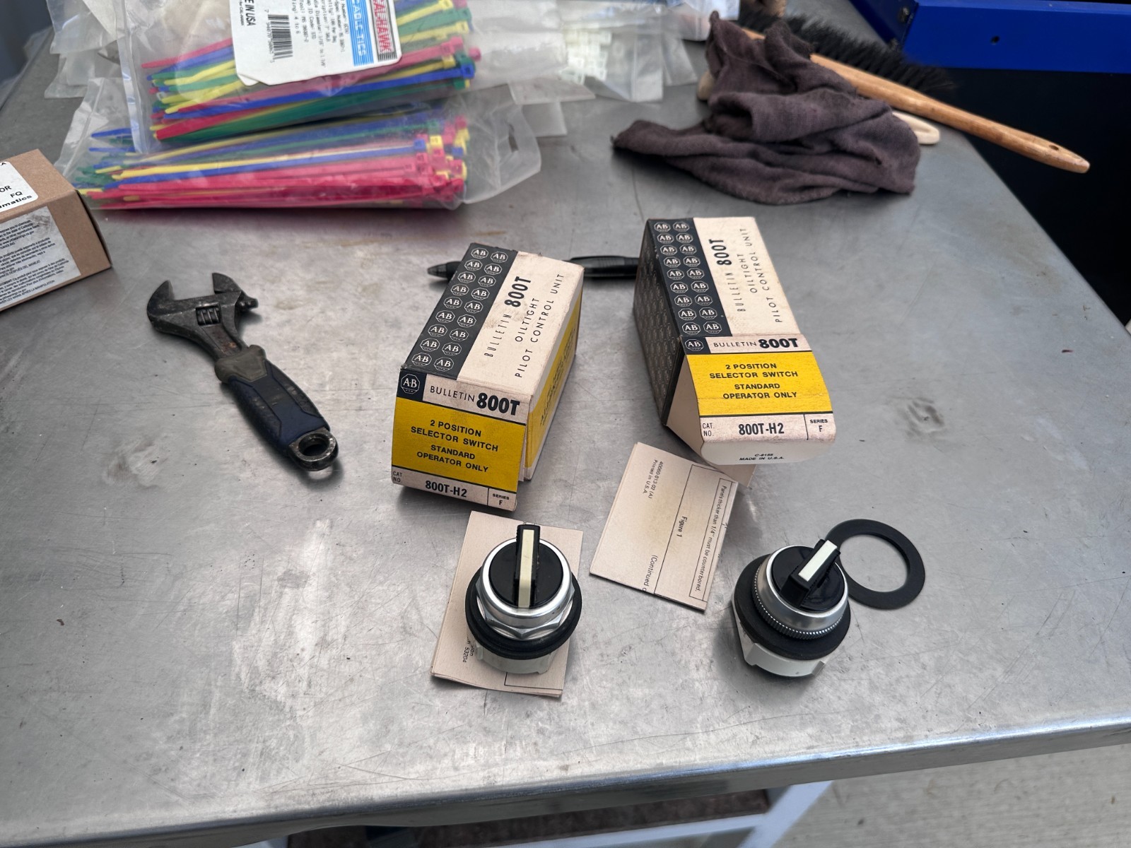 AB 800T-H2 2 Position Selector Switch (Lot of 2)