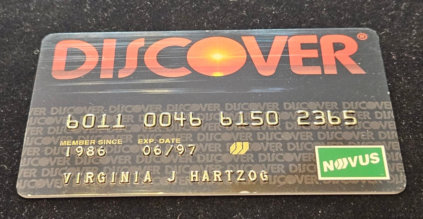 DISCOVER ~  N》VUS ~ Credit Card ~ exp 1997 ~ our item #CCB80