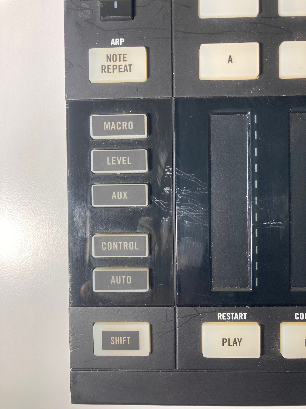 Native Instruments MASCHINE JAM Production & Performance MIDI Controller Used