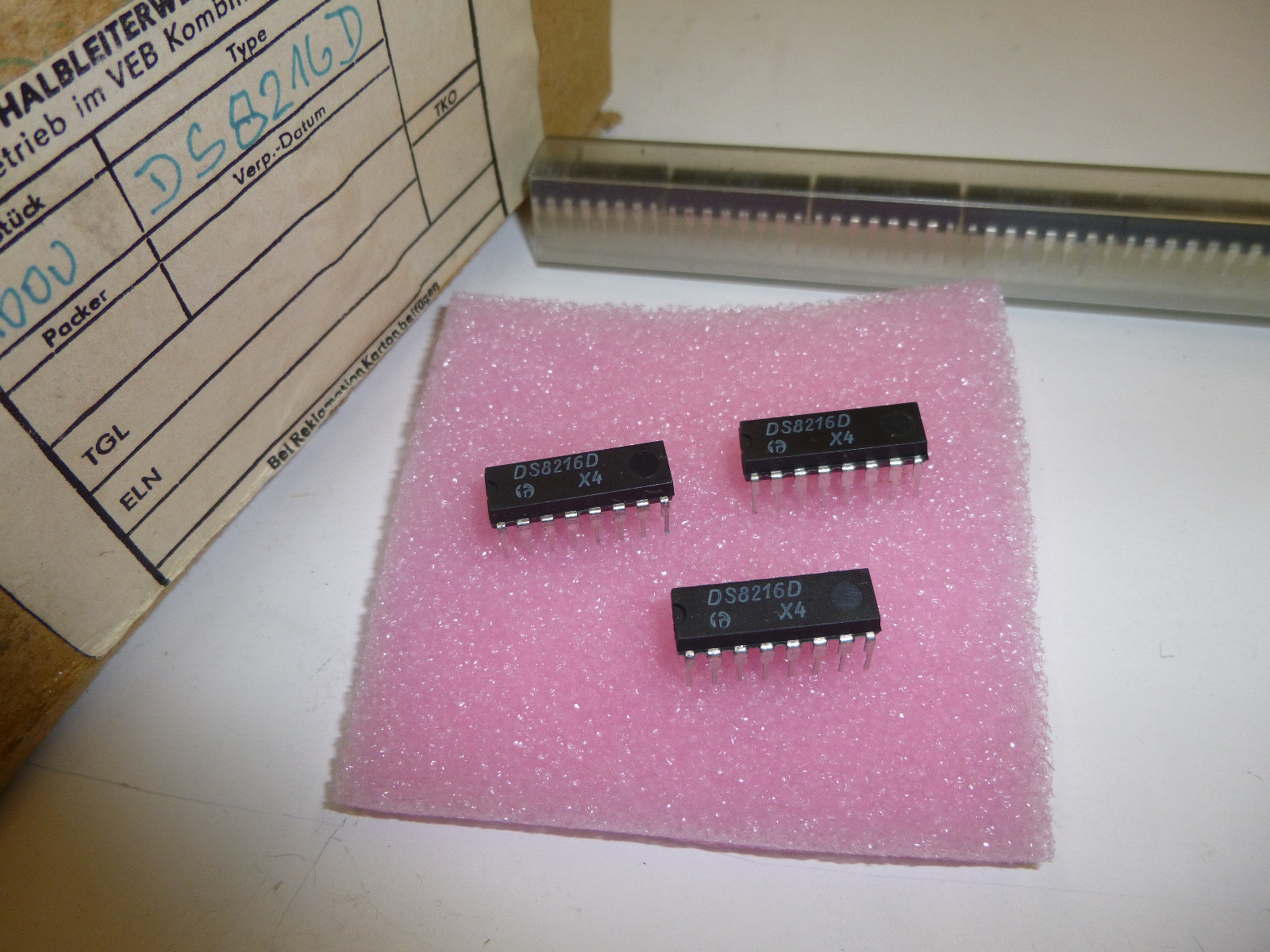 10 pieces DS8216D | 4-bit bidirectional Bus Driver | DIP16 | 8216 | RFT