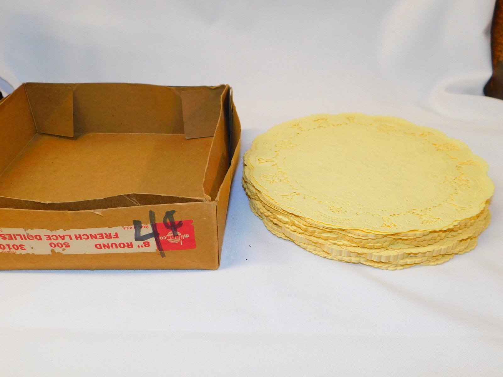 NOS Vtg Milapaco French Lace 8" Round Paper Cake Doilies YELLOW Scalloped Edge