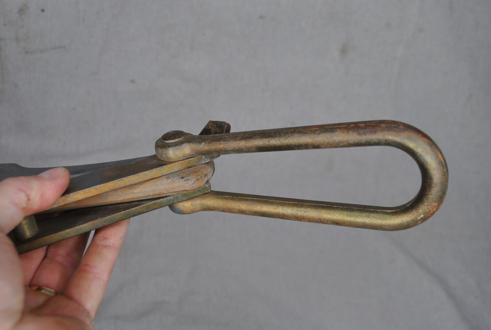 KLEIN TOOL PULLING GRIP 1659 40H cable puller tool lineman tool