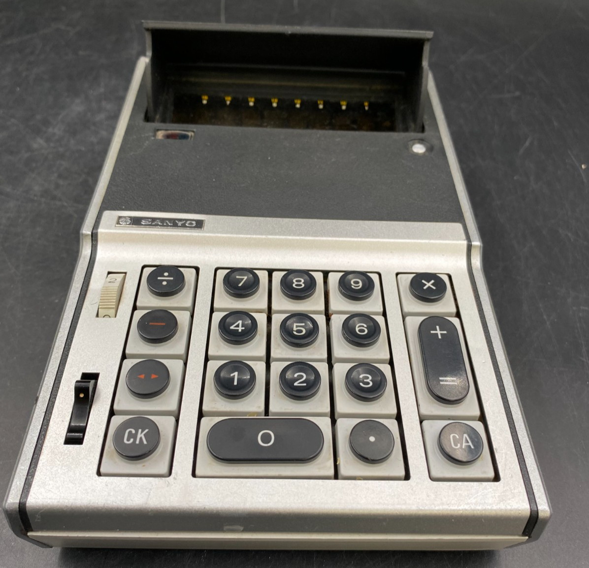 *AS-IS* Vintage SANYO Calculator ICC-82D *No Adapter, For Parts Only*