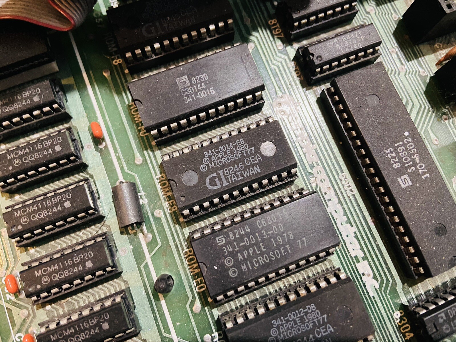Vintage EUC 1980 Apple II Plus Computer Rare Microsoft ROM Plus RAM Card