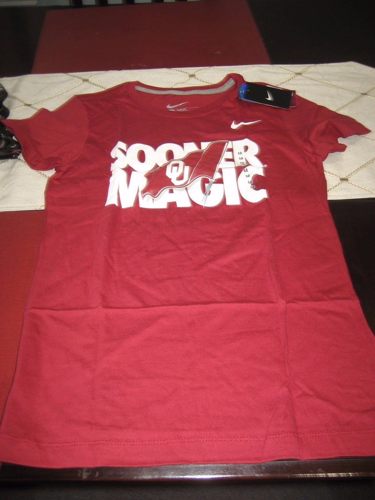 WOMENS Nike SLIM FIT OKLAHOMA SOONER MAGIC SHORT SLEEVE T Shirt MAROON  M NWT