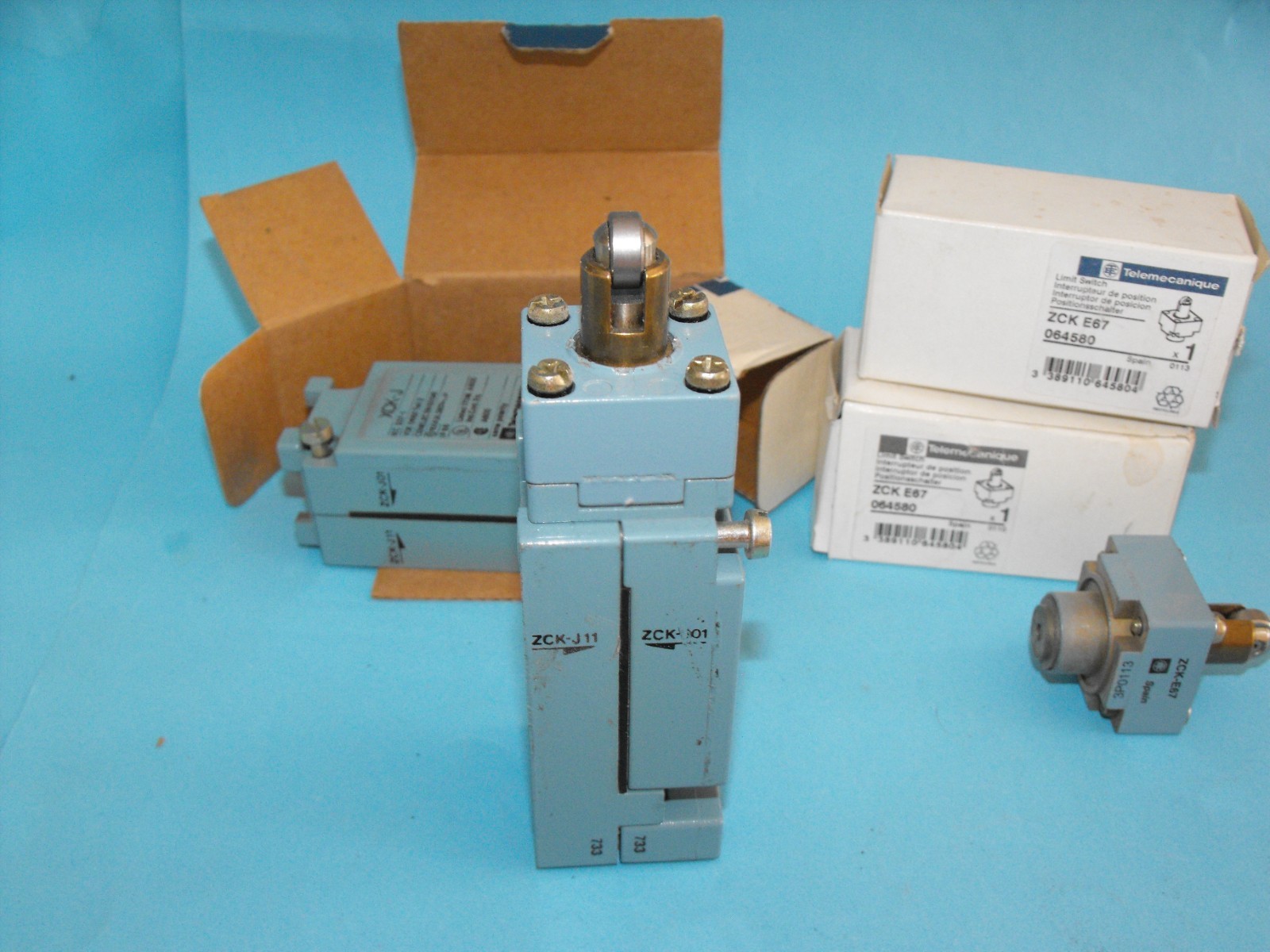 Schneider Electric.TELEMECANIQUE ZCK-J.Limit switch.ZCK-J11+ZCKE67.(LOT2PCS).NEW