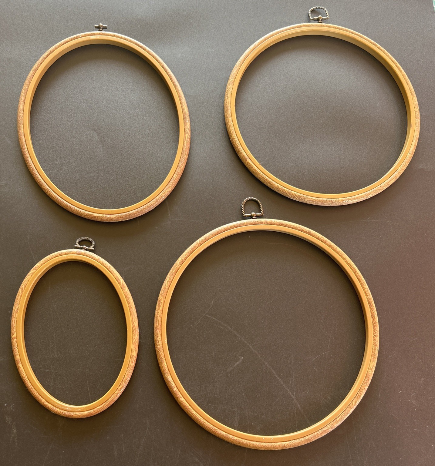 VTG Lot Of 4 Flexi Hoops Embroidery Hoop Woodgrain Round And Oval Assorted