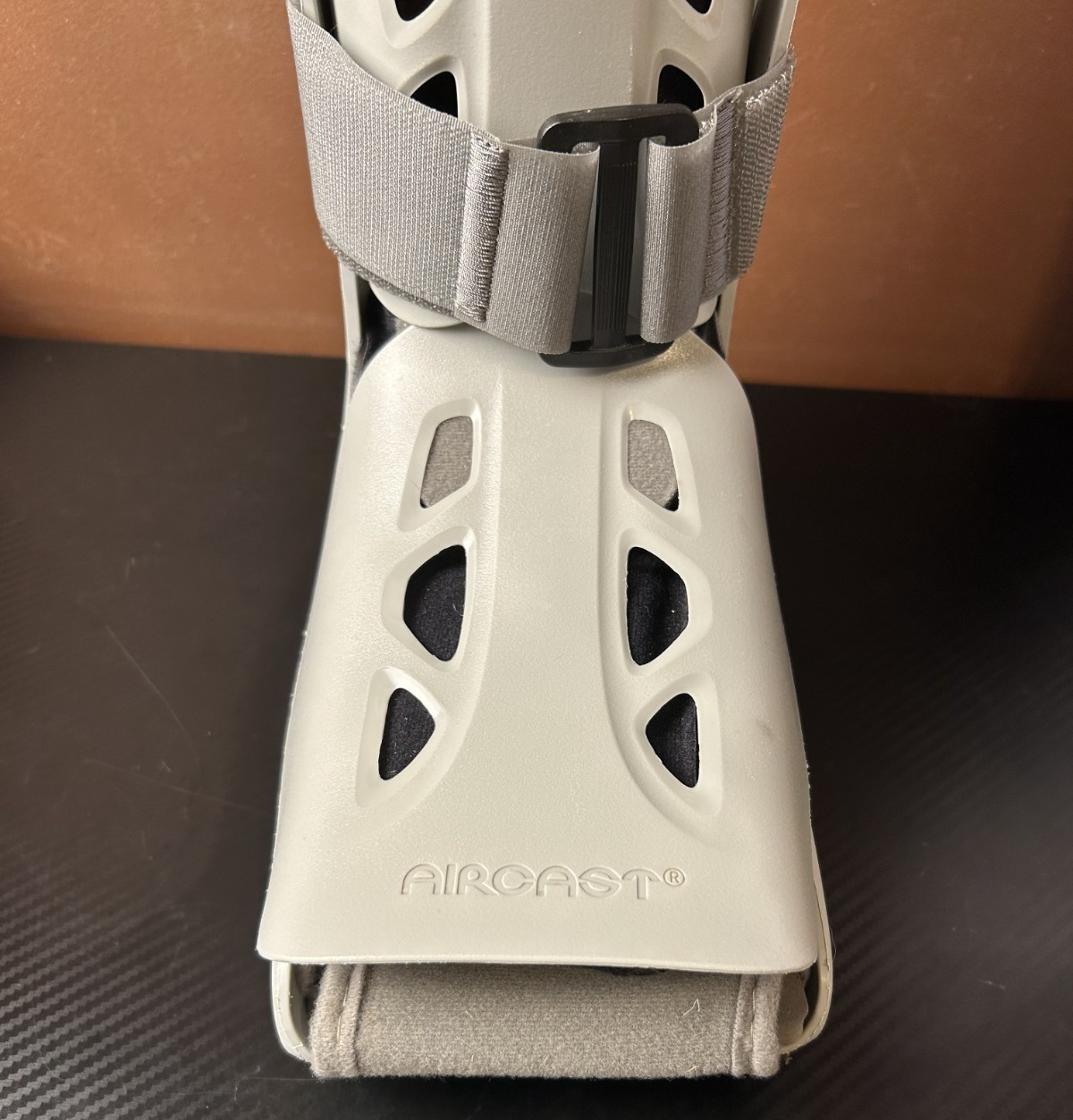 Aircast AirSelect Walker Brace/Walking Boot (Elite Short and Standard) Medium