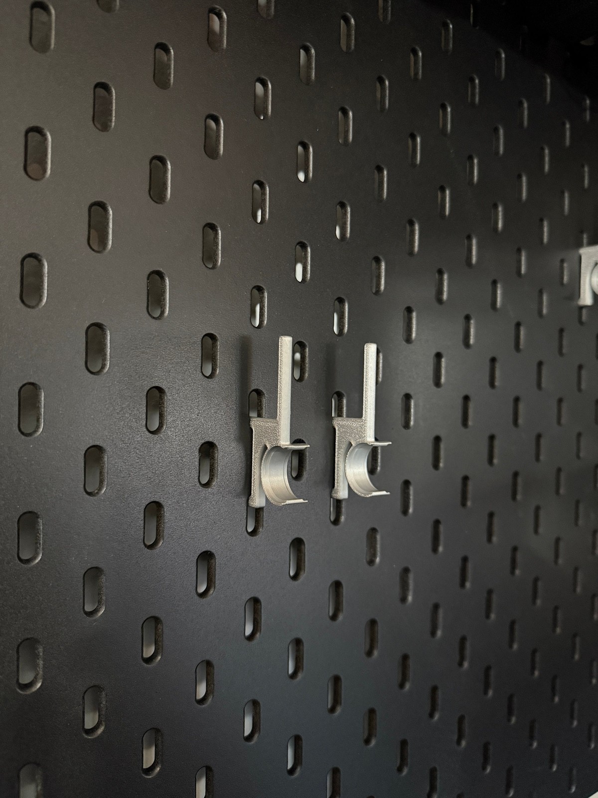 Thread Spool and Bobbin Holder for IKEA SKÅDIS Pegboard – Organized Sewing