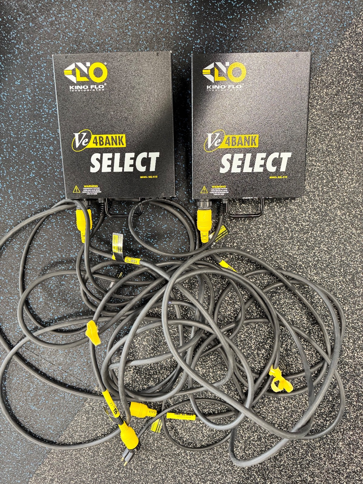 Kino Flo Select 4Bank 2-Light Gaffer Kit