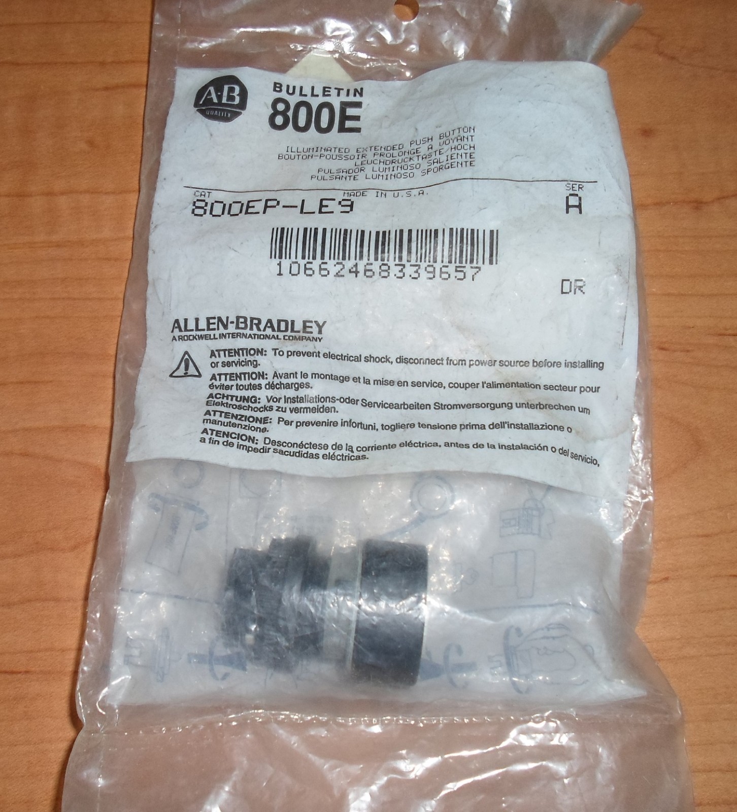 ALLEN BRADLEY 800EP-LE9 PUSH BUTTON  (NEW IN BAG)