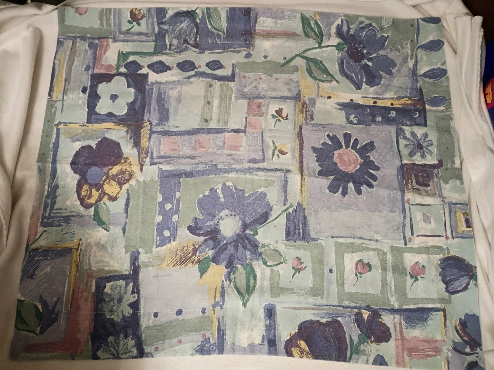 Set of 2 Dan River Pillow Cases approx 30 x 26 Floral Print