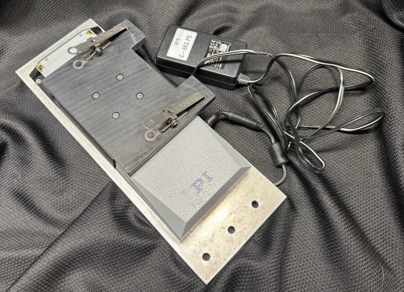 PI M-505.2PD PRECISION POSITIONING STAGE LINEAR POSITIONER