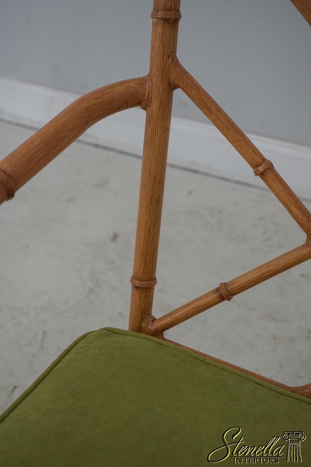 F60374: Bamboo Form Modern Design Aluminum Patio Chair