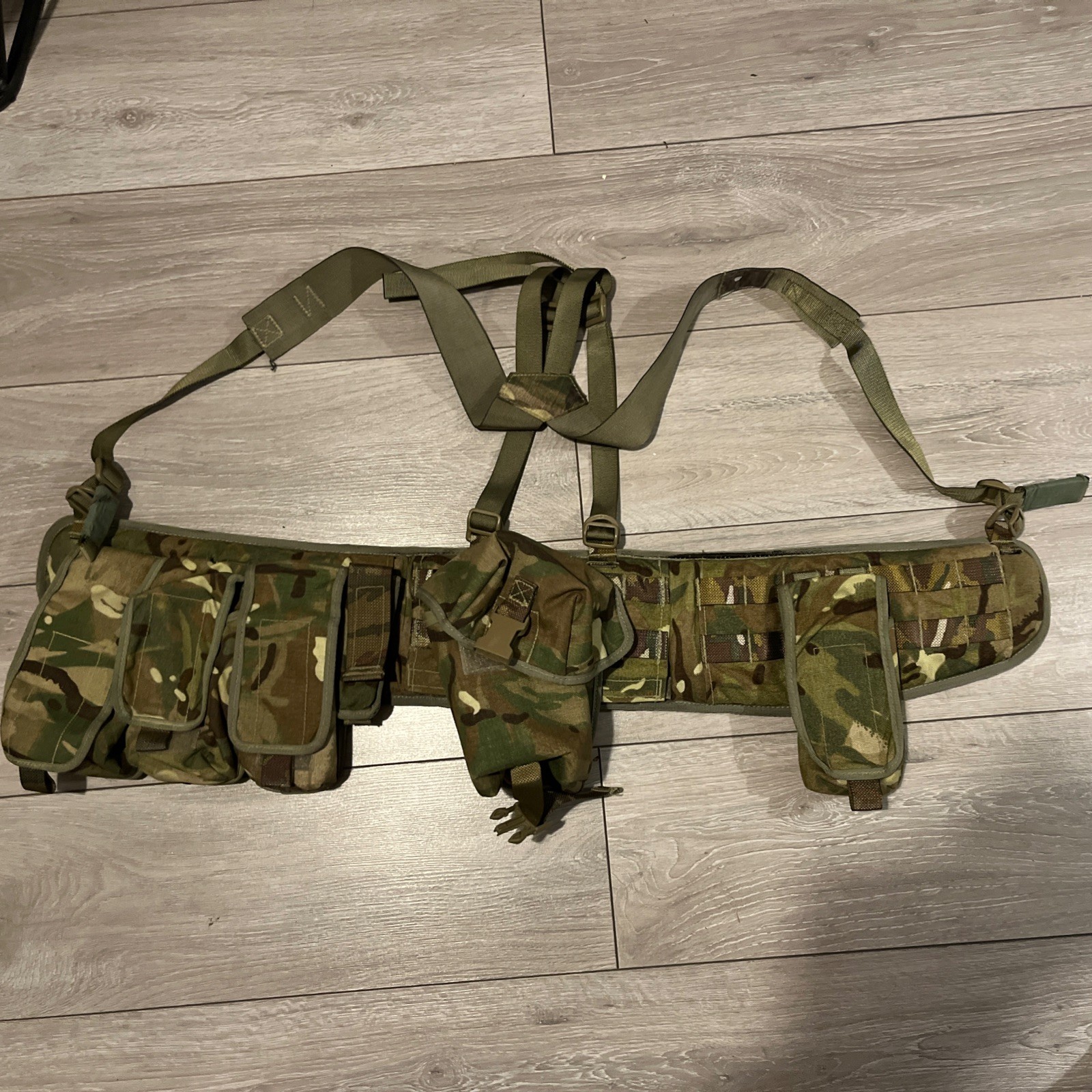 British Army Virtus Webbing hip pad Set, With Pouches MTP  Size L no belt
