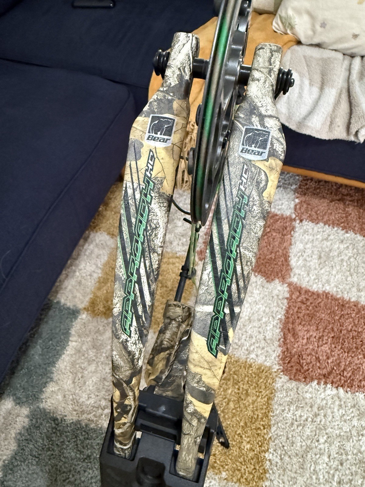 Bear archery Approach HC Compound Bow – RH – 60lb