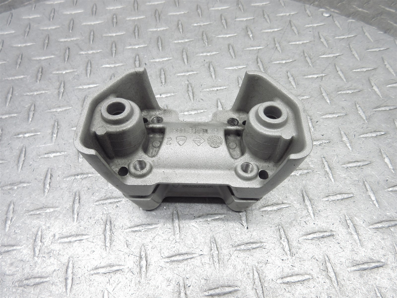 2013 12-14 Ducati Monster 696 Handlebar Riser Clamp Mount Upper Lower Bracket