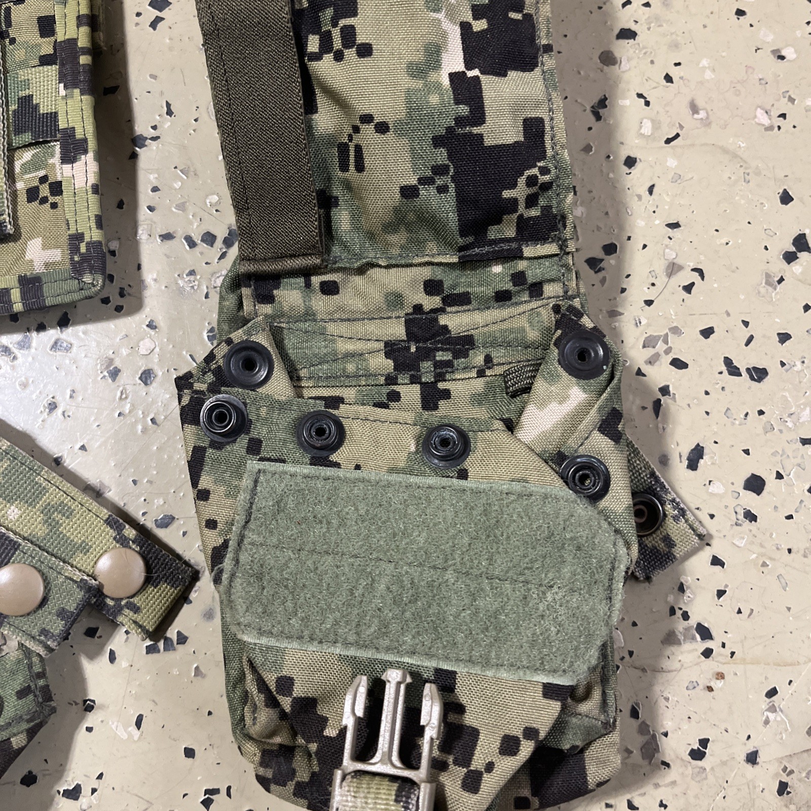 Eagle Industries AOR2 Pouch Lot