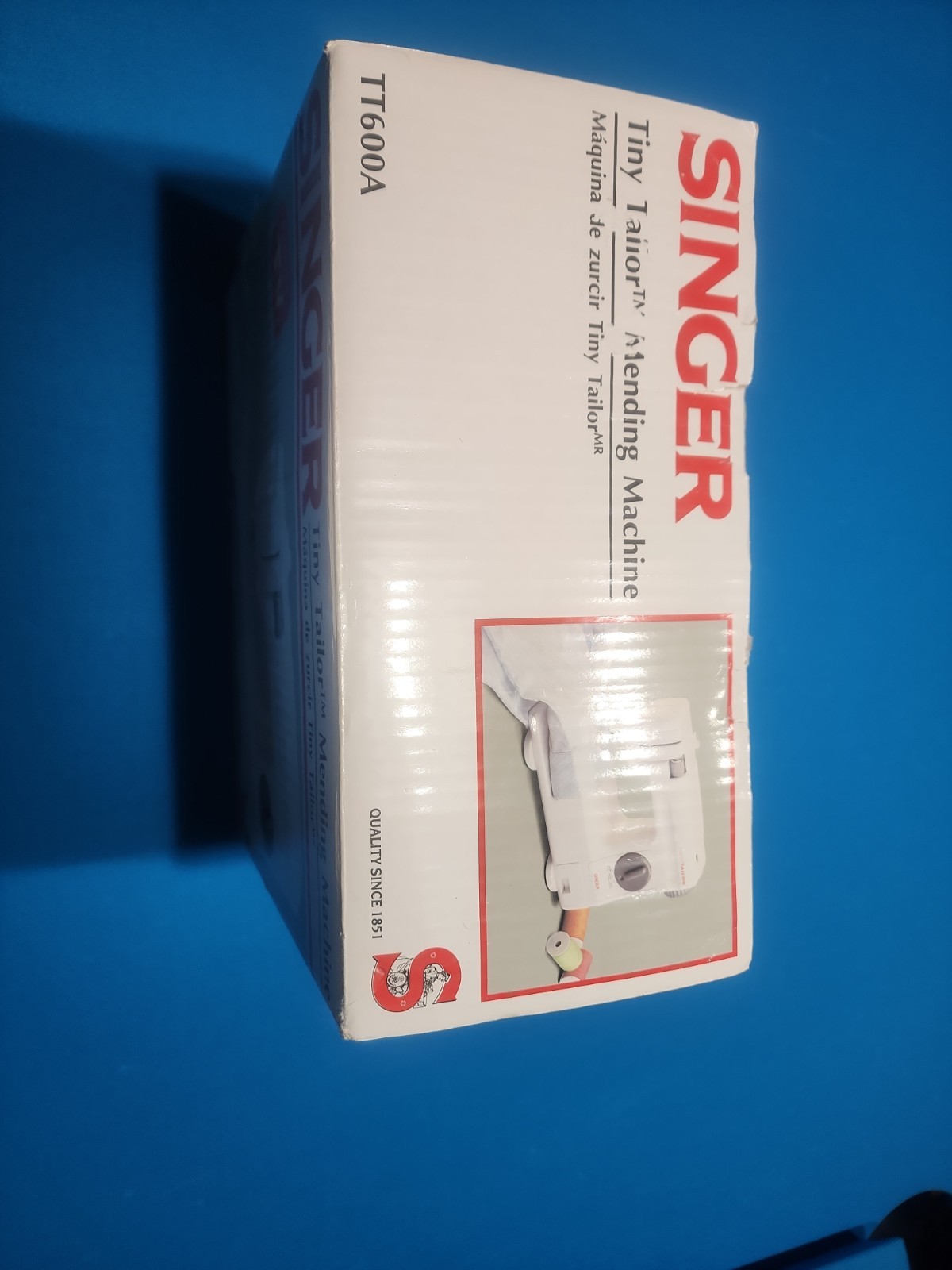 Singer Tiny Tailor Mending Machine TT600A in Original Box Sewing