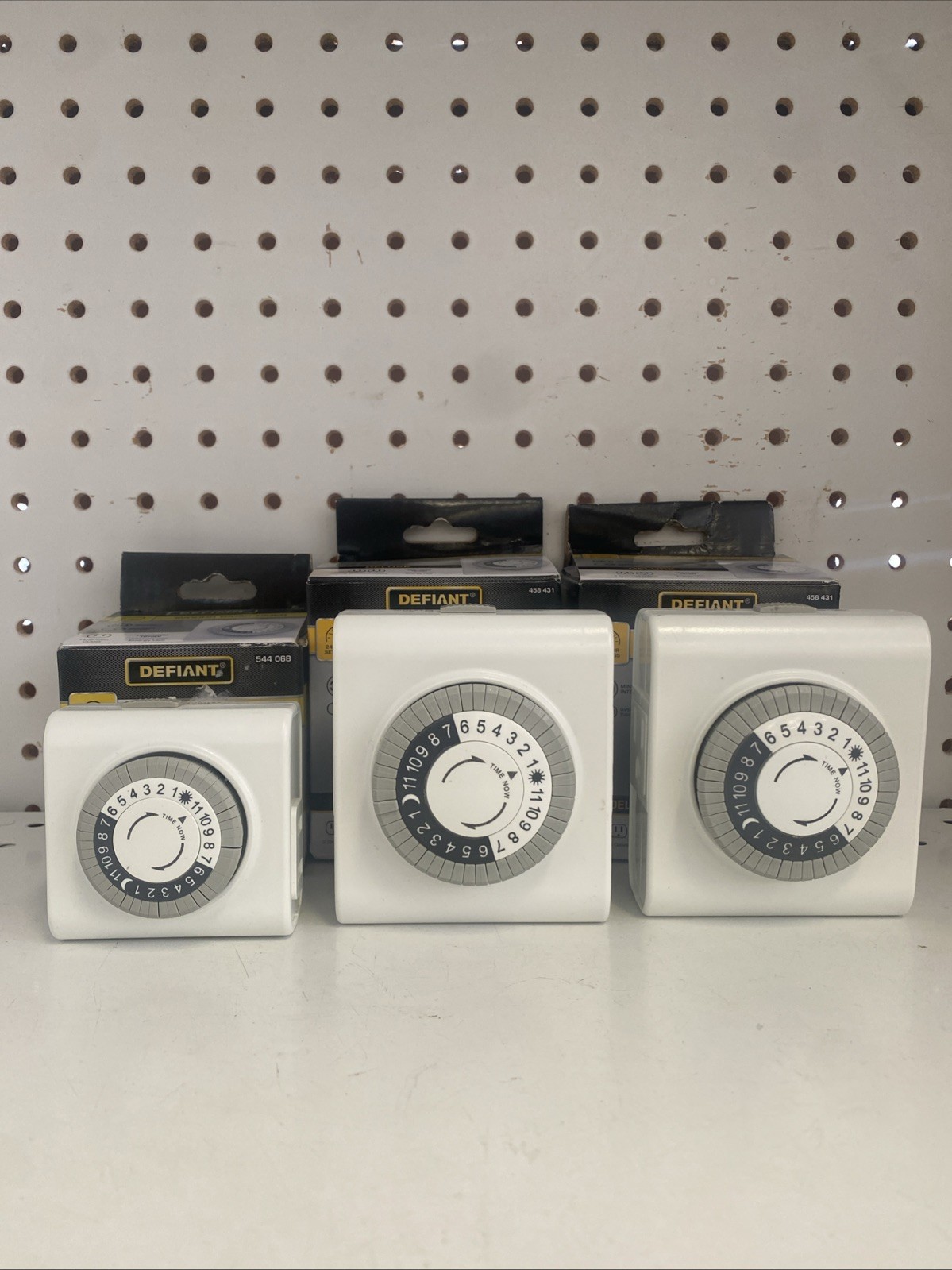 Lot-3 Defiant 15 Amp 24-Hour Indoor Plug-In Mechanical Timer with Heavy Basic.