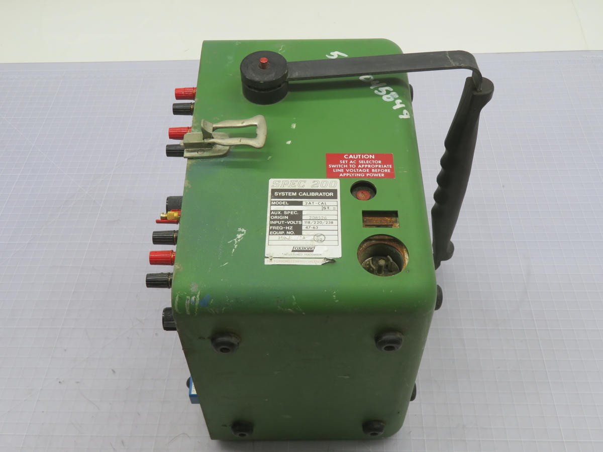 FOXBORO 2AT-CAL SPEC 200 SYSTEM CALIBRATOR T214138