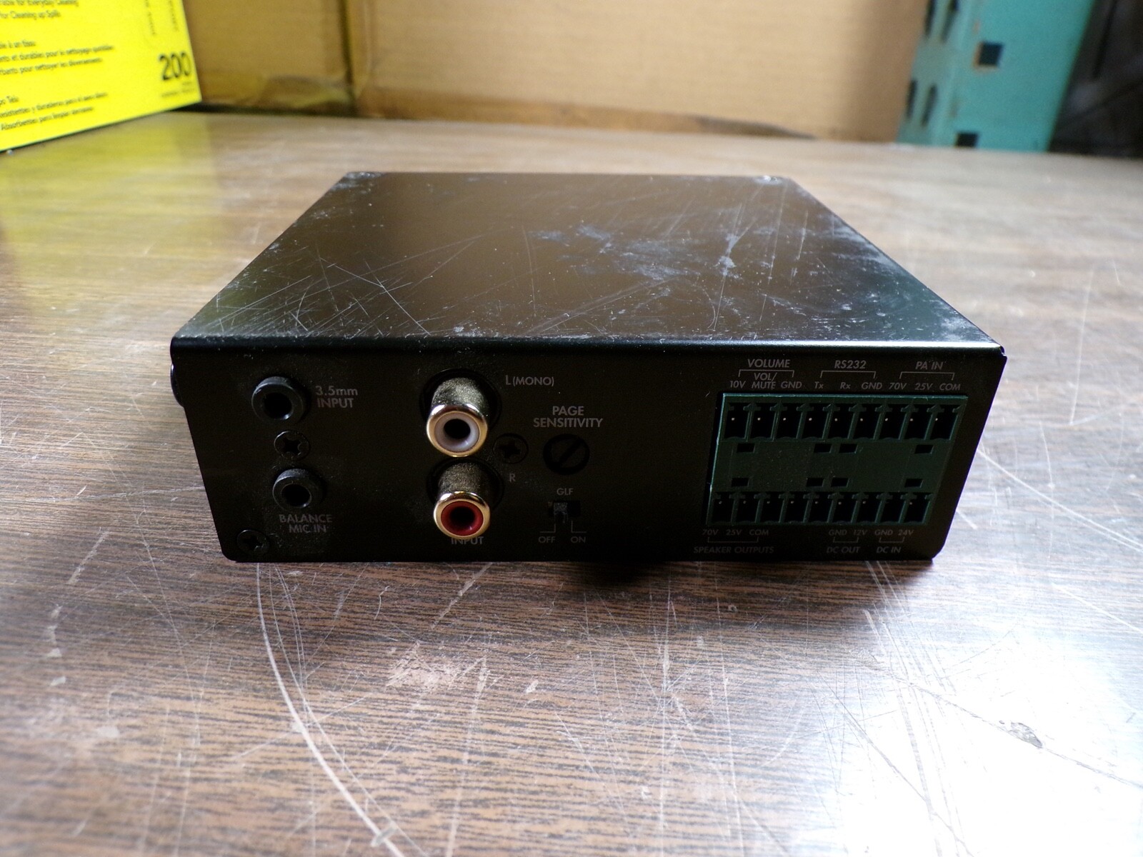 C2G 40881 AUDIO AMPLIFIER