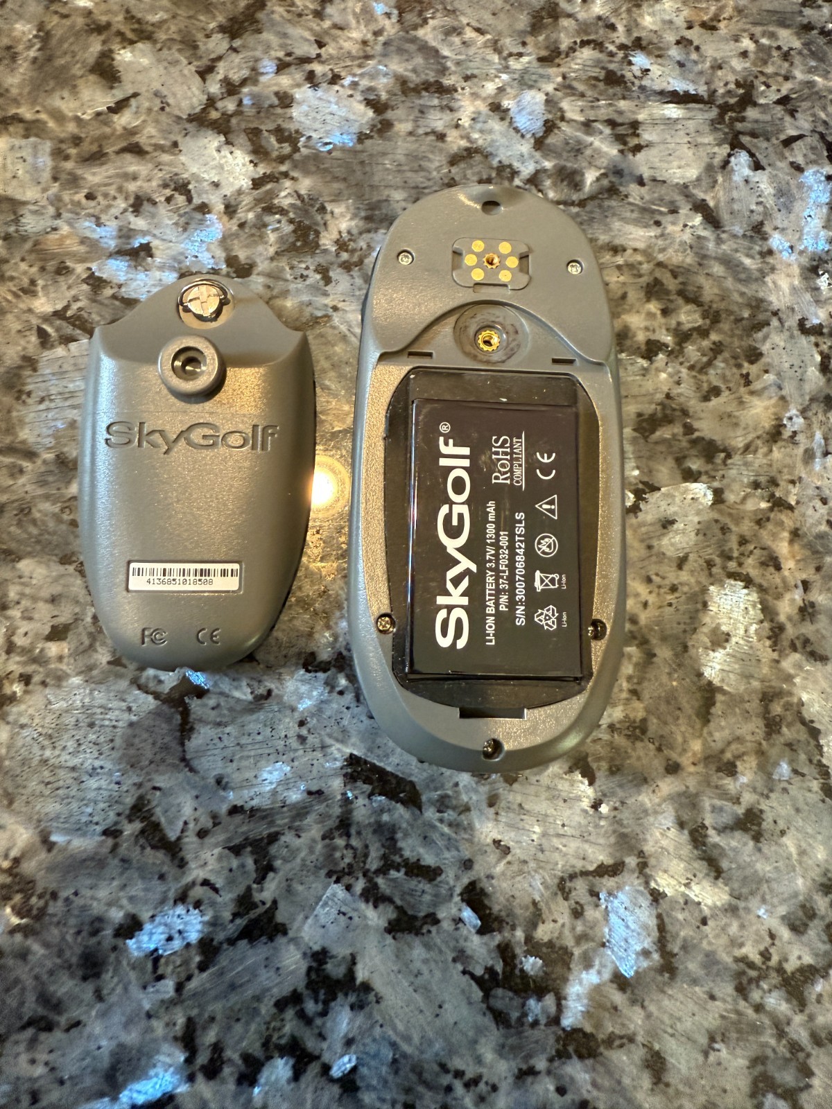 SkyCaddie SG4 Golf GPS Rangefinder – Version 2.0 Enhanced Software w/ Box