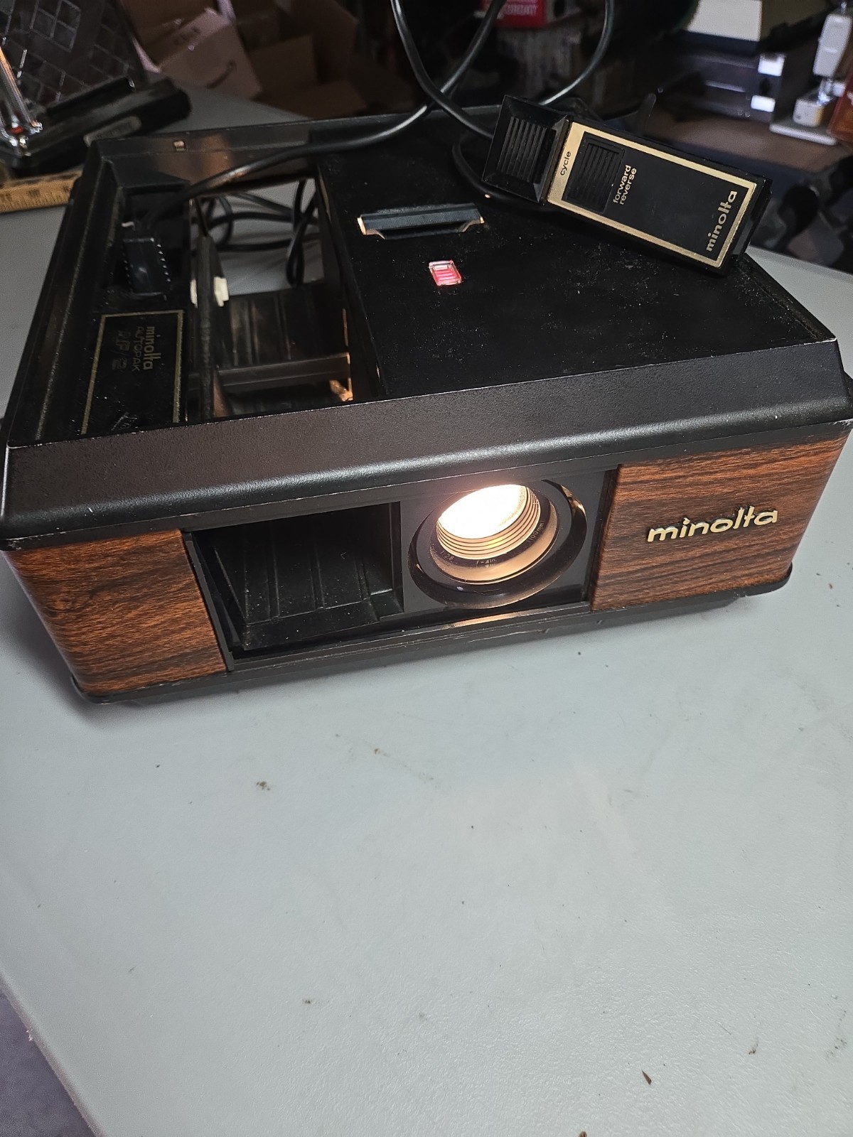 Vtg Minolta Autopak AF/2 Slide Projector 100mm 1:2.8 F=4in