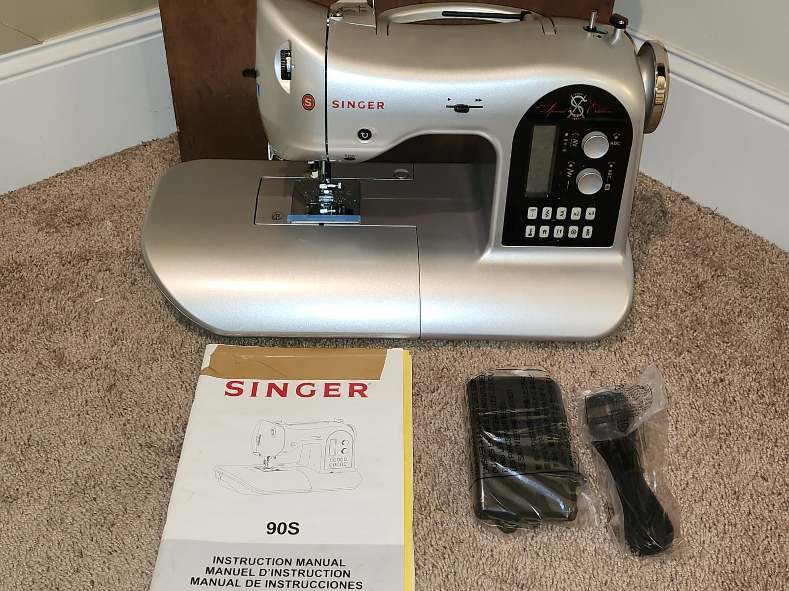 SINGER 90S Special Edition Computerized Portable Sewing Machine w/ LCD Screen