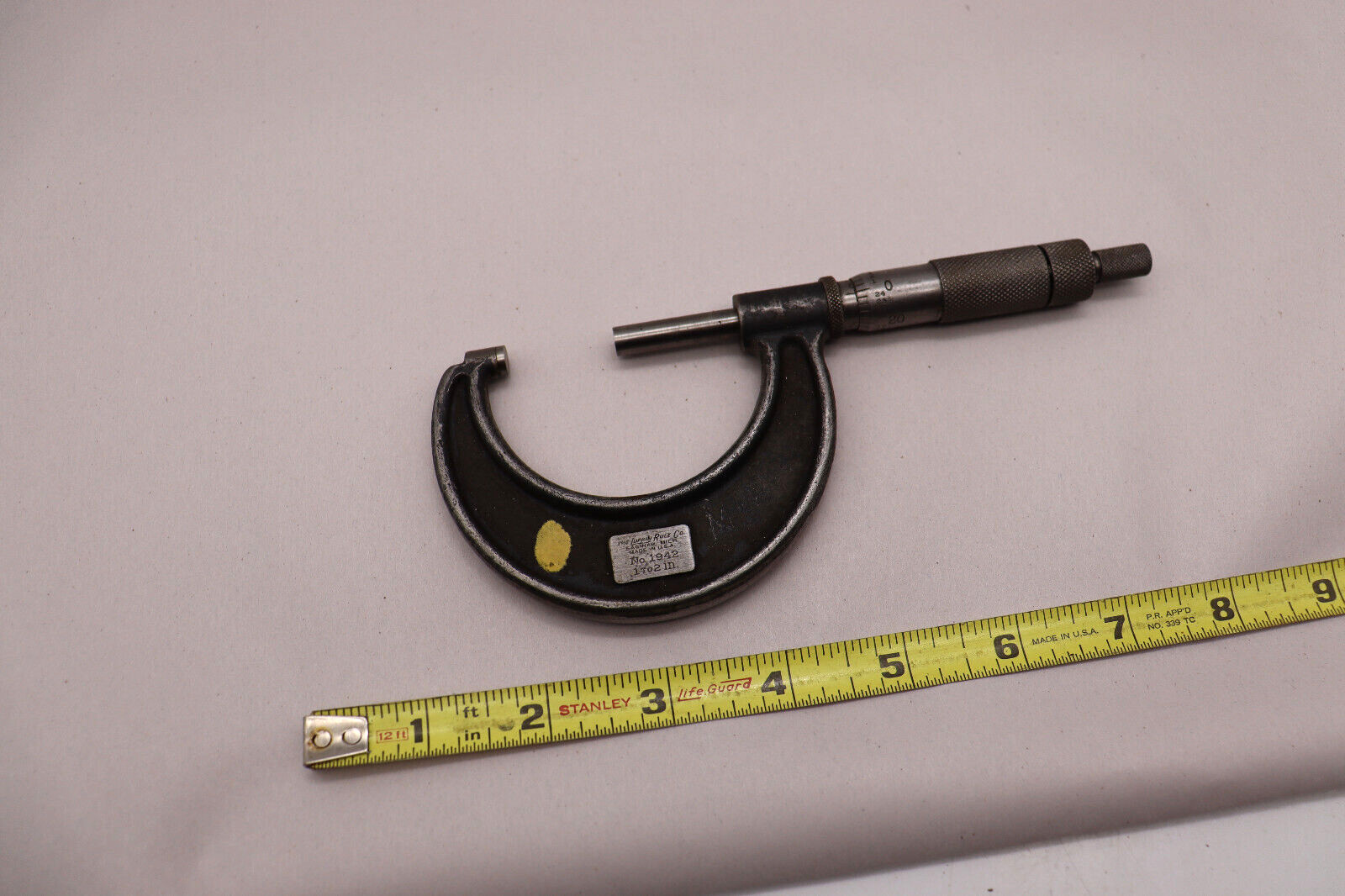 Vintage Lufkin 1"-2" Micrometer No. 1942 in working order free ship USA