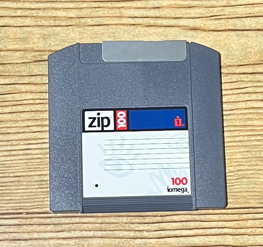 Iomega Zip Disk PC100 IBM Single Diskette 100MB Storage Capacity w Original Case