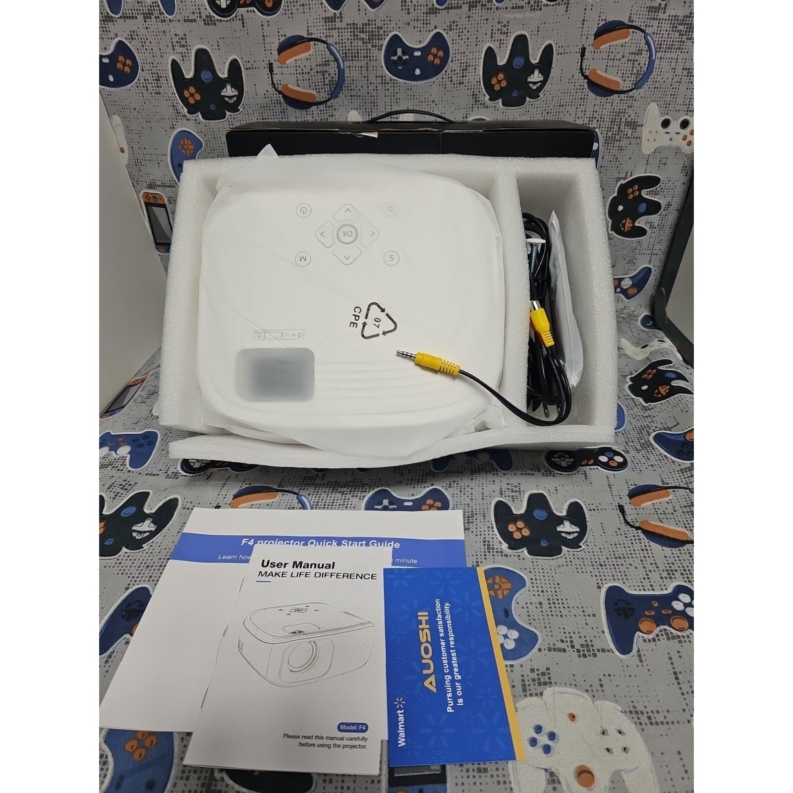AUOSHI Projector W/Wifi & Bluetooth, 1080P OPEN BOX TESTED