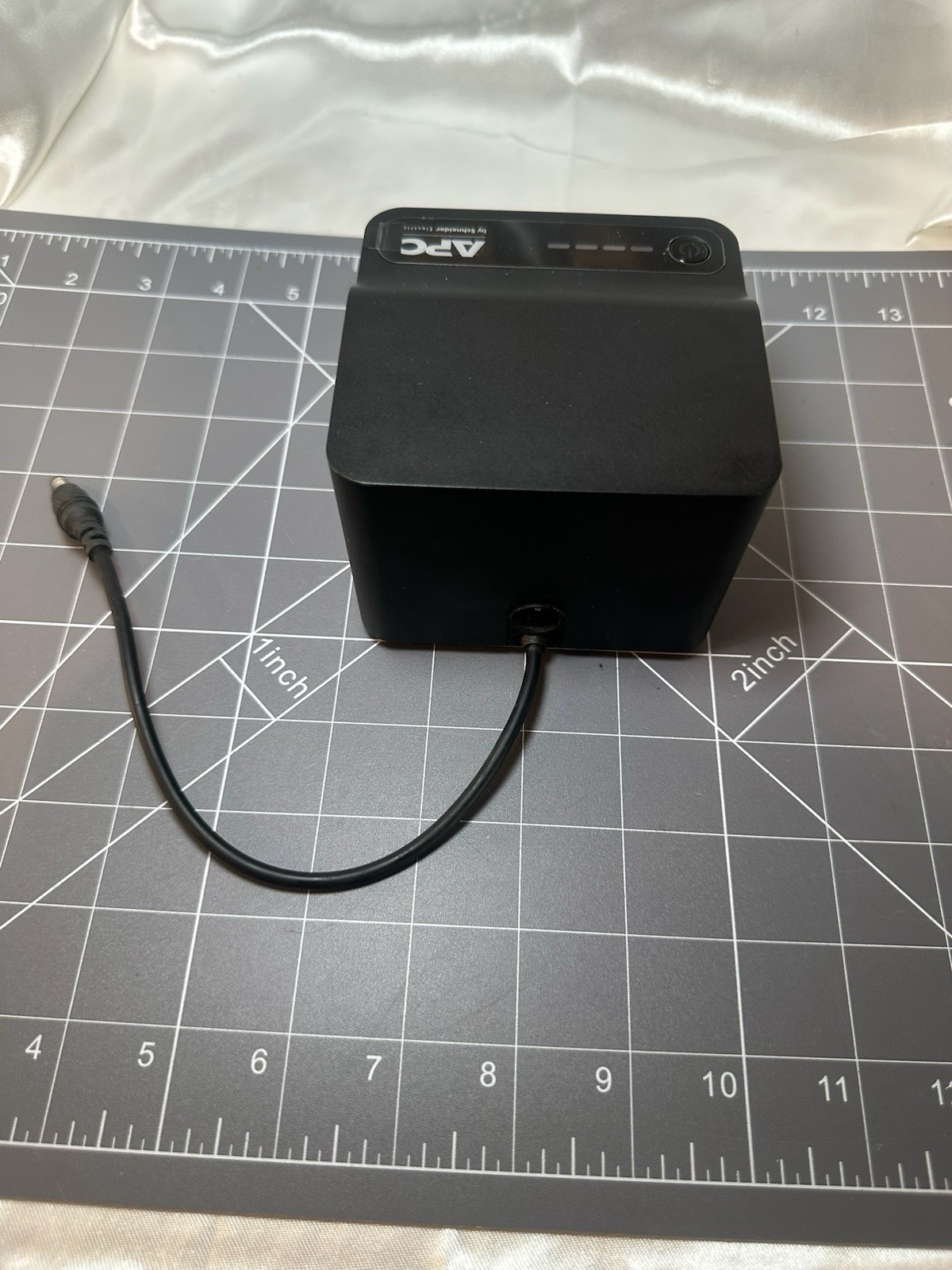 APC UPS, BACK-UPS, CONNECT VoIP/MODEM, UNINTERRUPTIBLE POWER SUPPLY