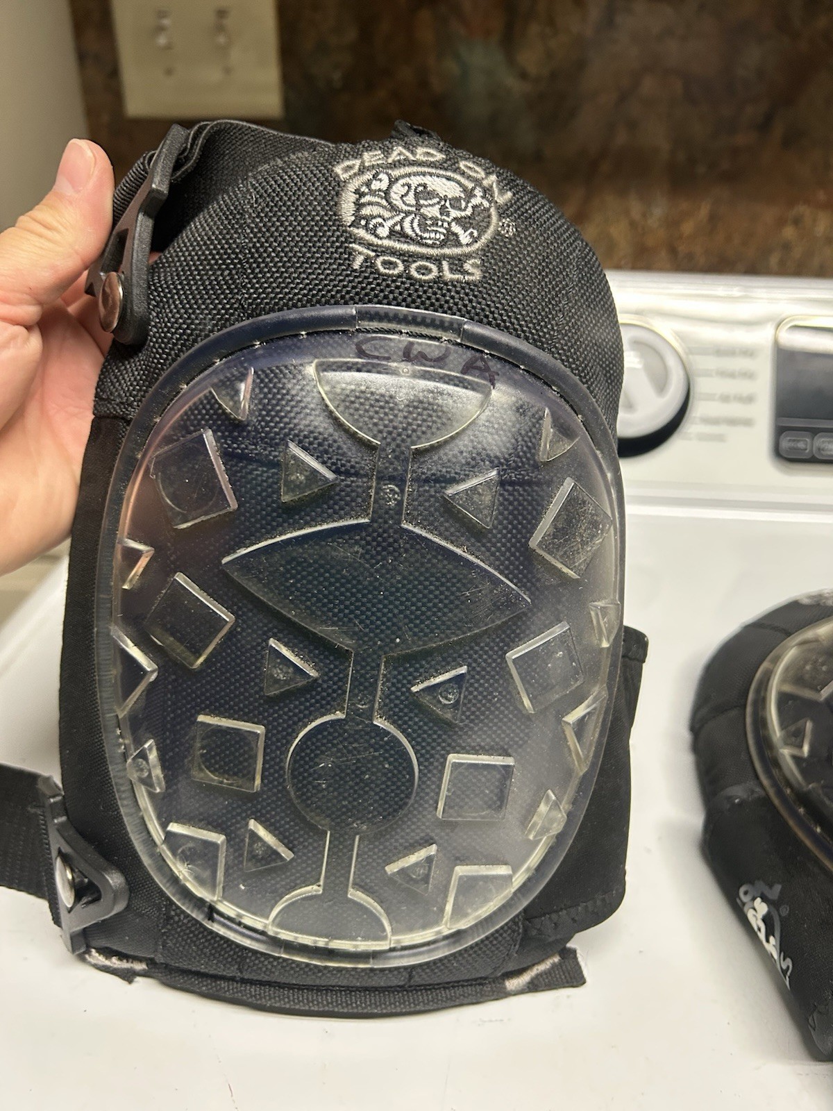 Dead on Tools Knee Pads One Size Adjustable Black FREE SHIPPING