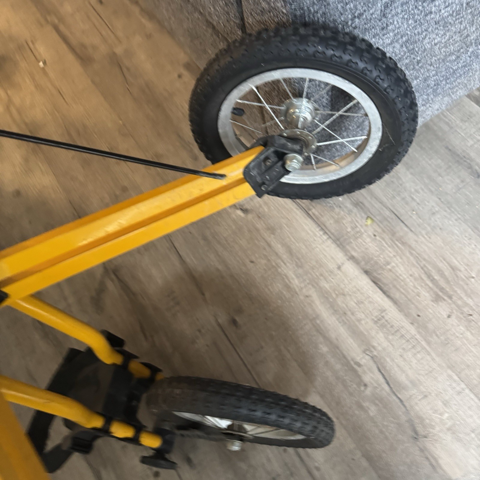 Sun Mountain Yellow Push Pull Golf Speed Cart 3 Wheel Folding Collapsible