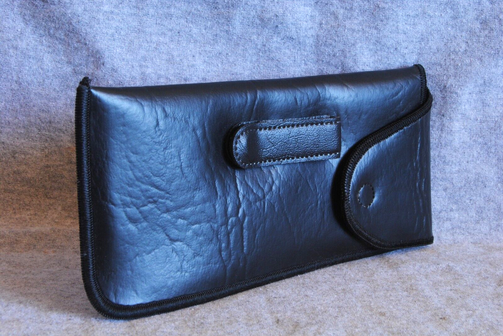 black soft eyeglass sunglass case pocket clip hook loop snap