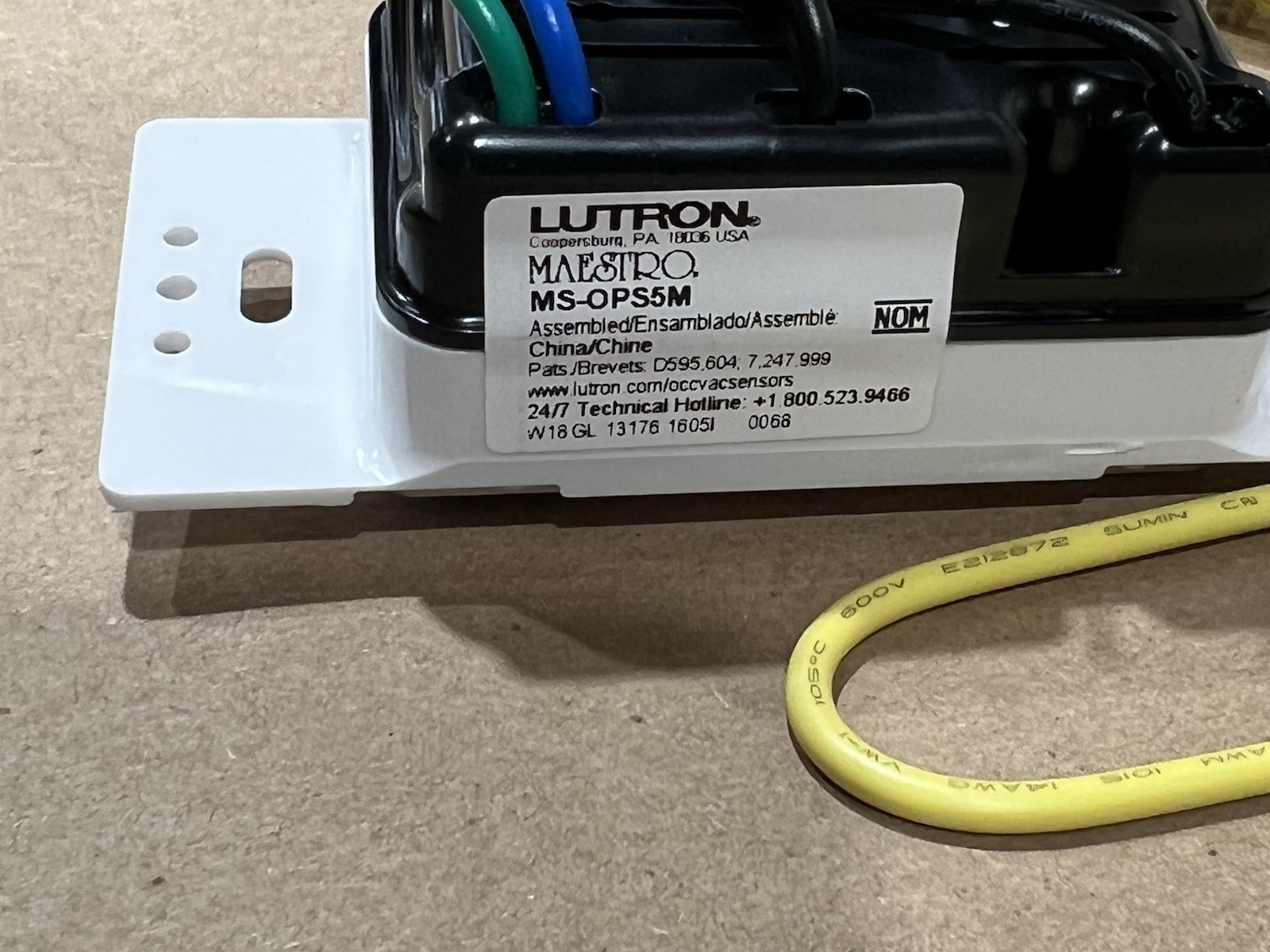 Lutron Maestro MS-OPS5M-WH White Light Switch With Occupancy Sensor Nos
