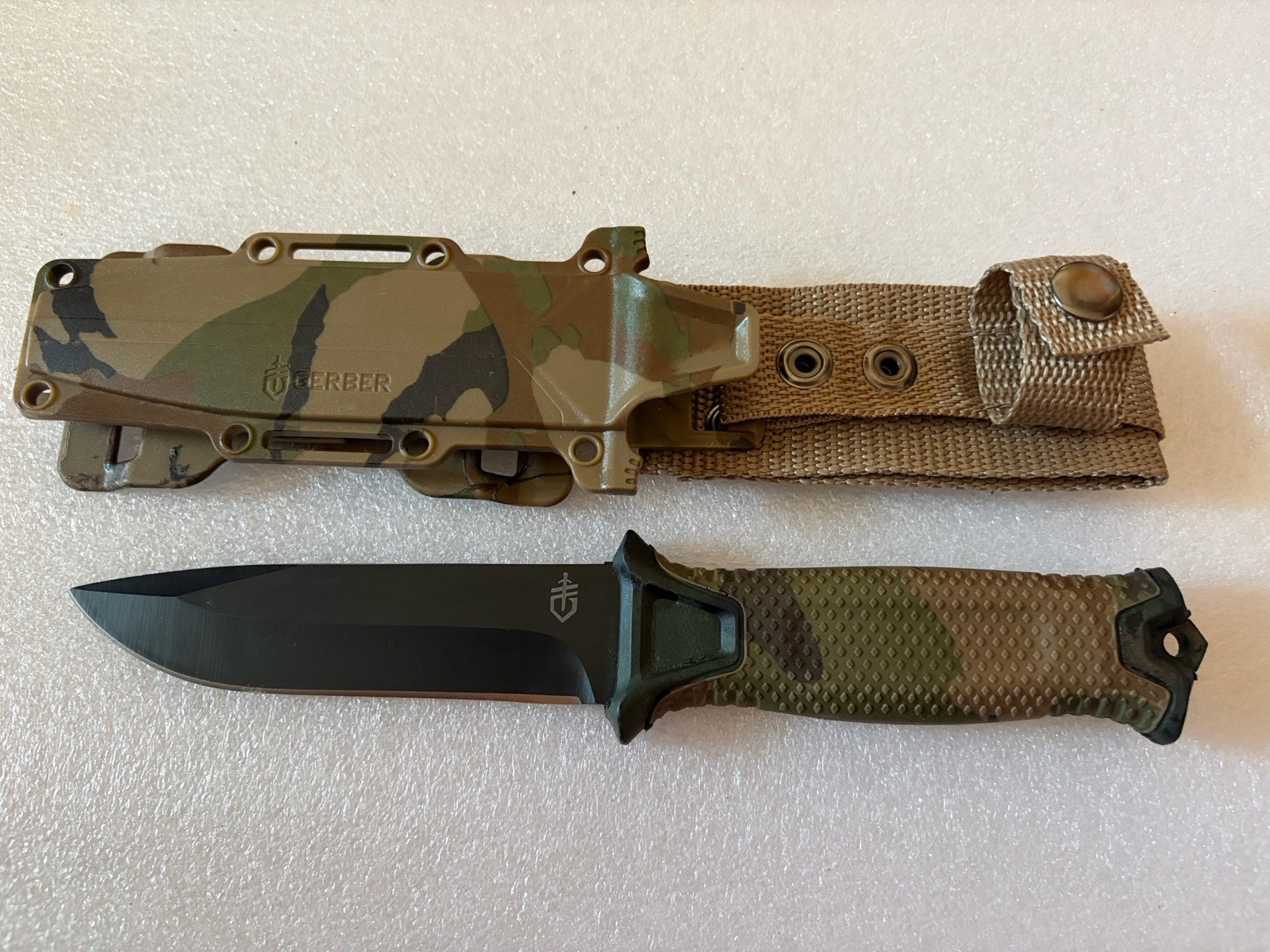 Gerber Strong Arm Knife Brand New Without Box. Camo With Black Blade