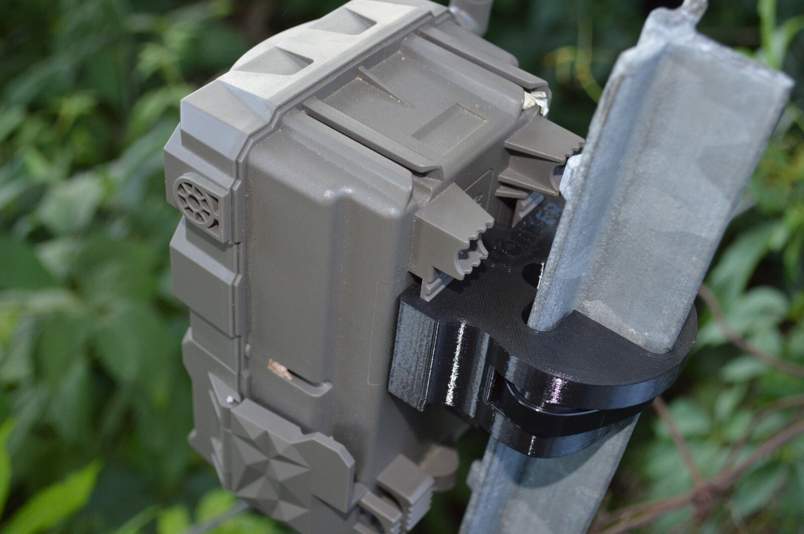 REVISED Tactacam Reveal X T-post mount